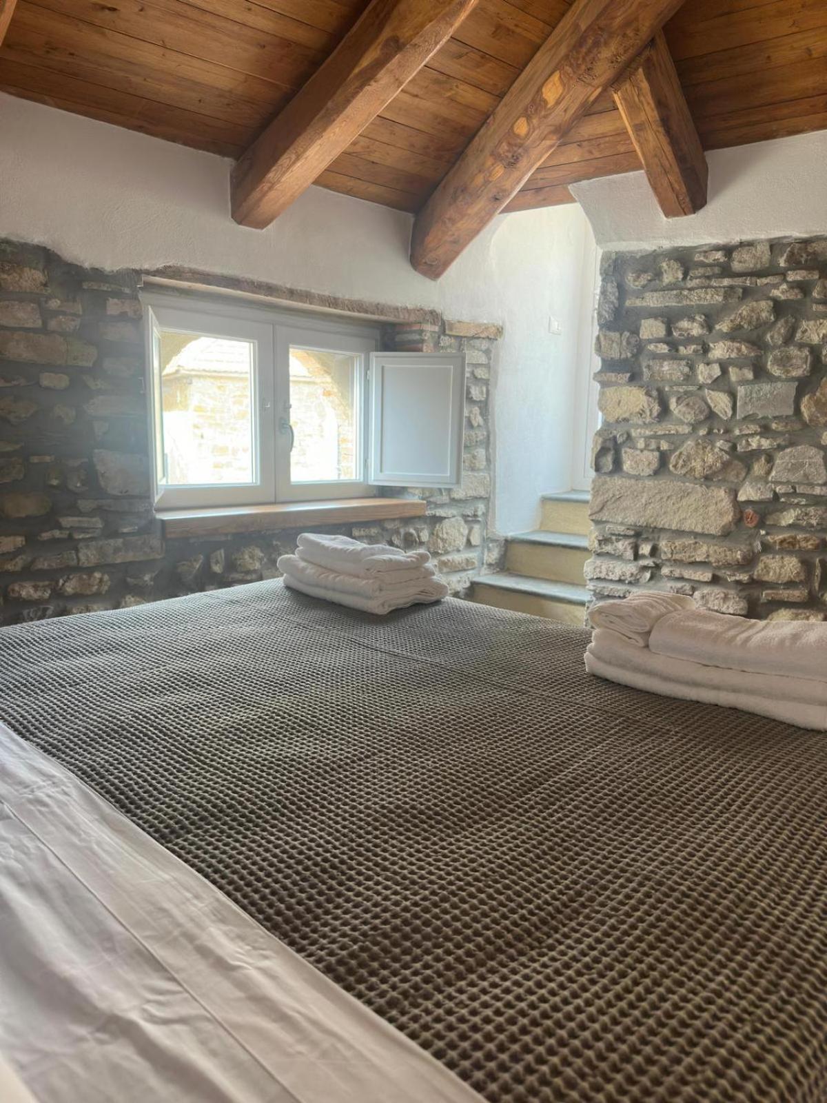 カステッラバーテ La Mansarda Bed & Breakfast エクステリア 写真