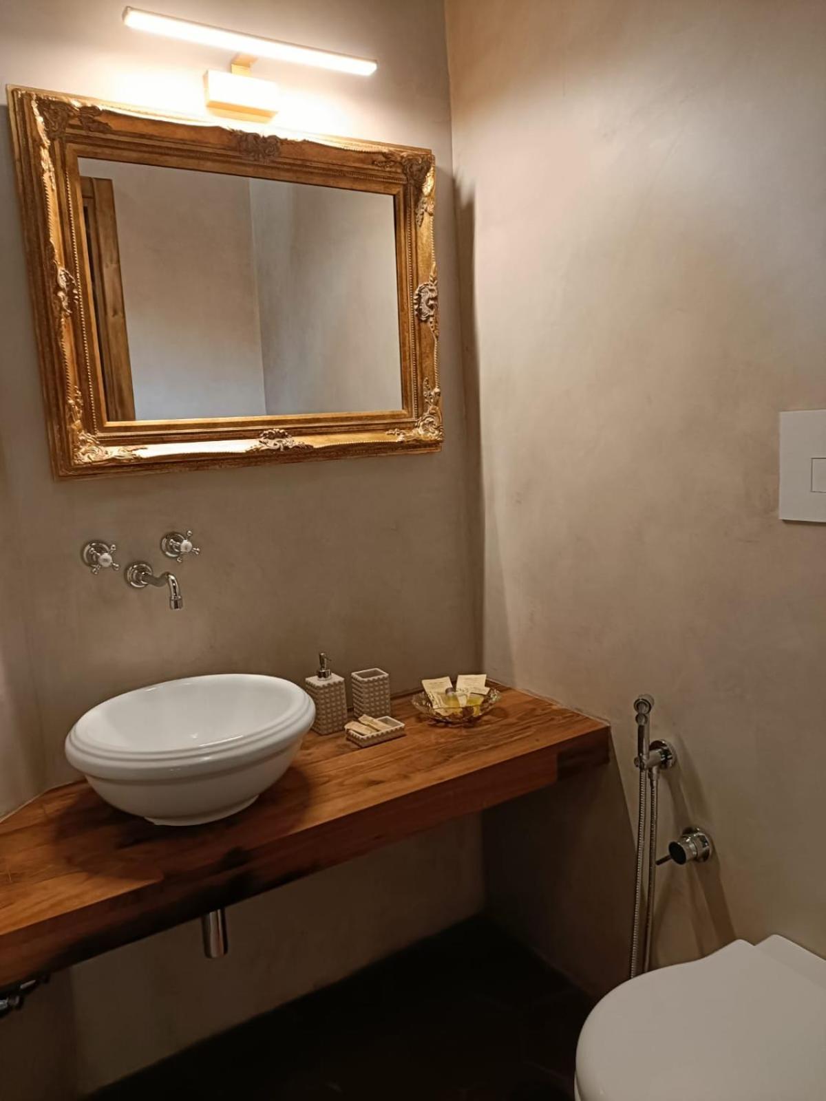 カステッラバーテ La Mansarda Bed & Breakfast エクステリア 写真