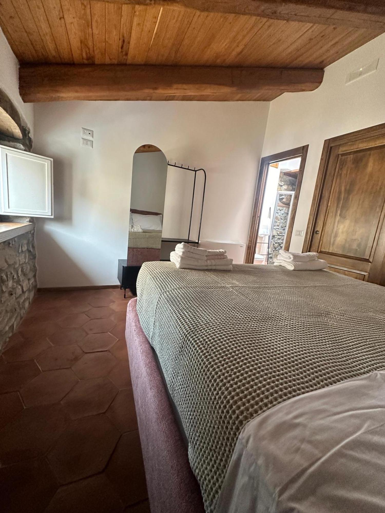 カステッラバーテ La Mansarda Bed & Breakfast エクステリア 写真