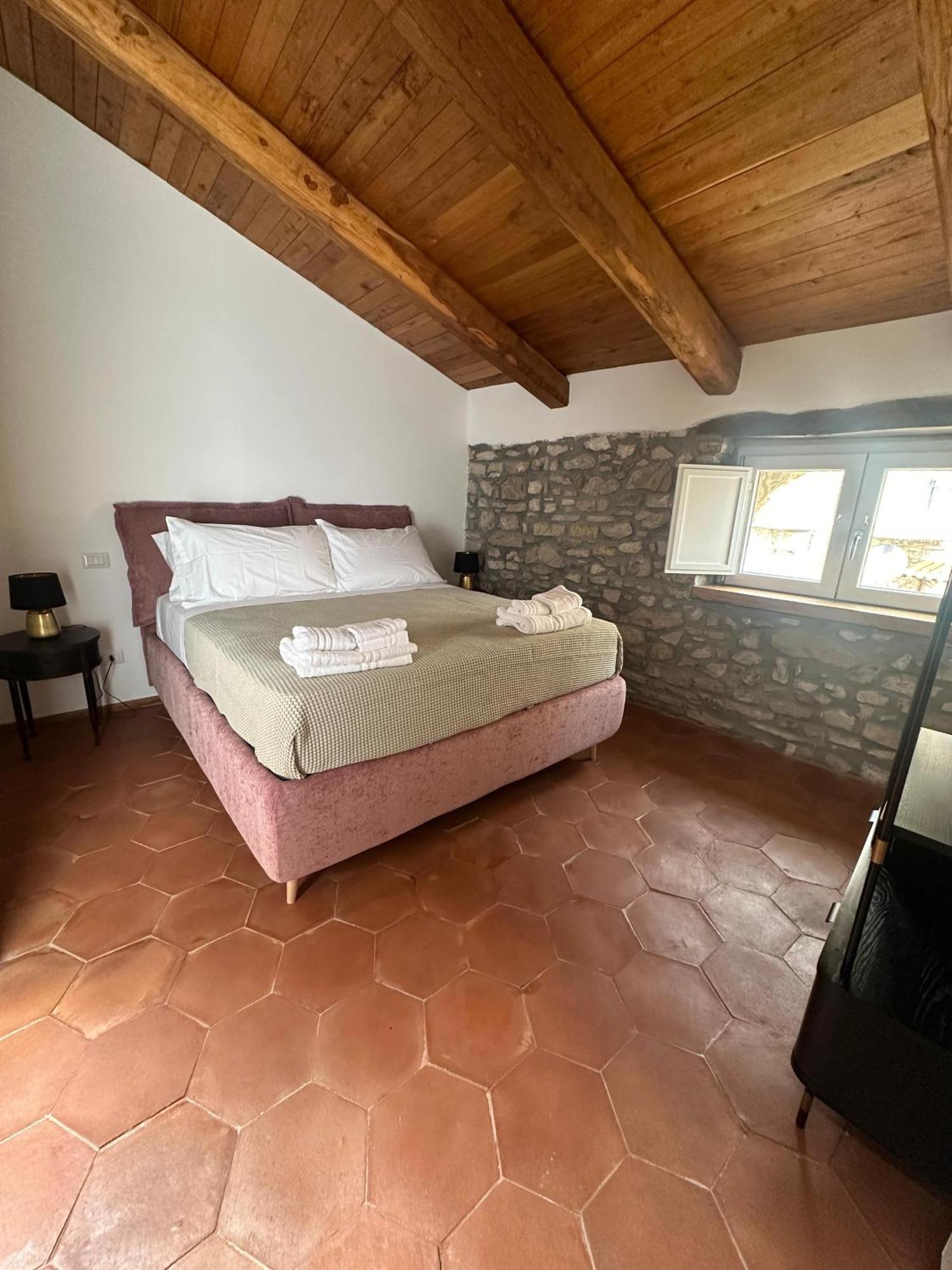 カステッラバーテ La Mansarda Bed & Breakfast エクステリア 写真