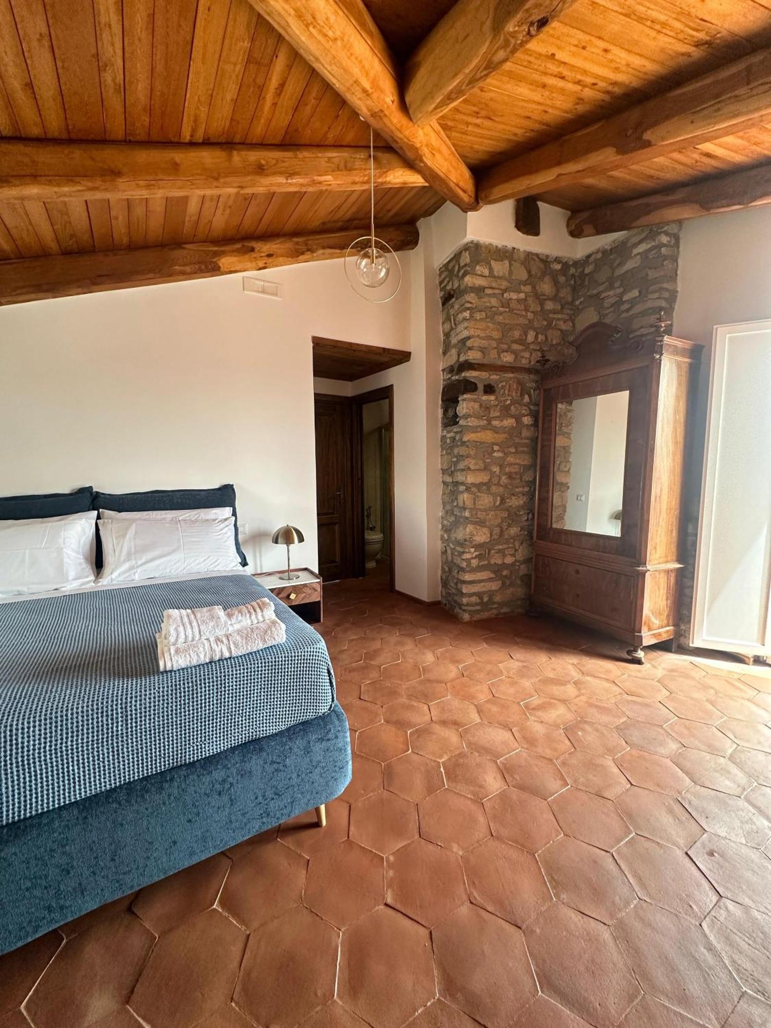 カステッラバーテ La Mansarda Bed & Breakfast エクステリア 写真